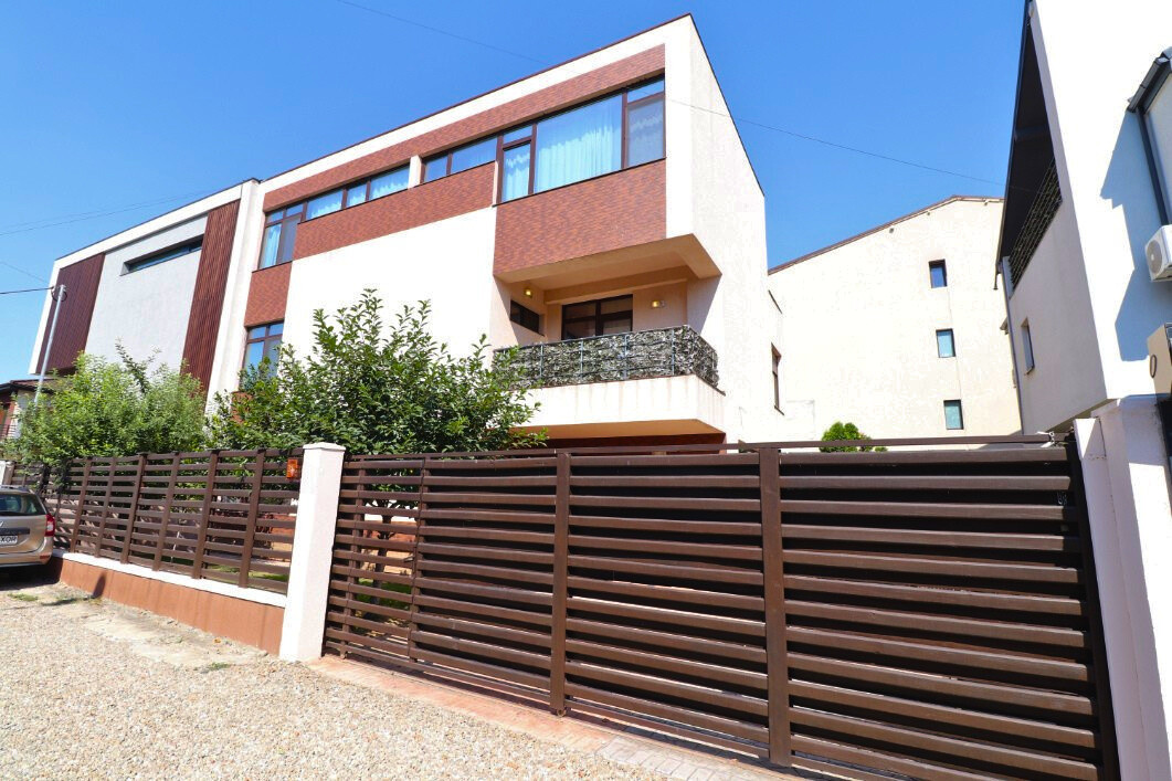 Salajan - vila superba cu 2 etaje - living 48mp fara stalpi
