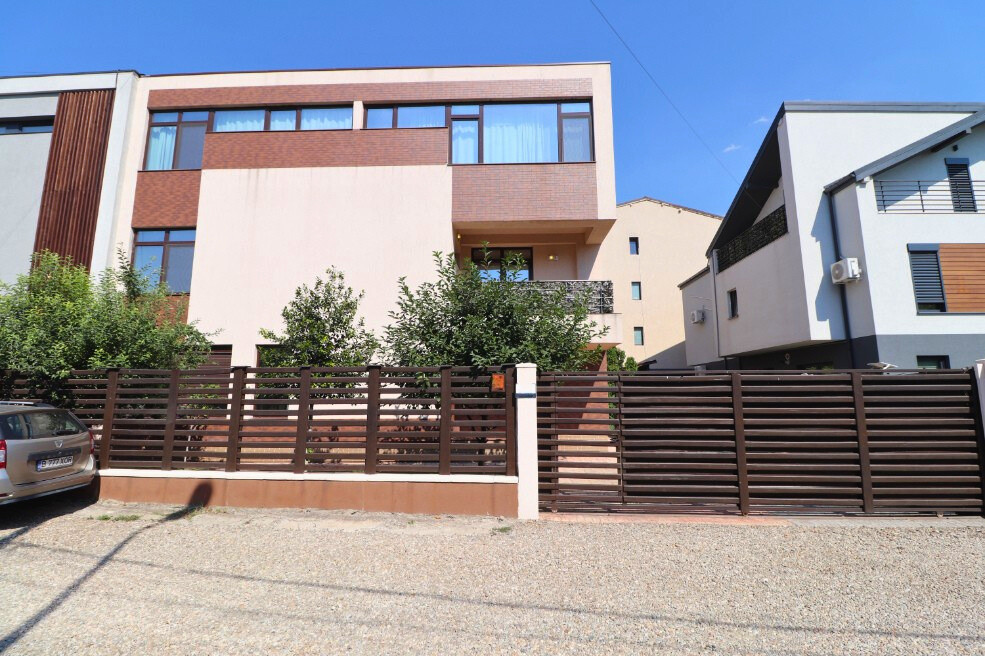 Salajan - vila superba cu 2 etaje - living 48mp fara stalpi