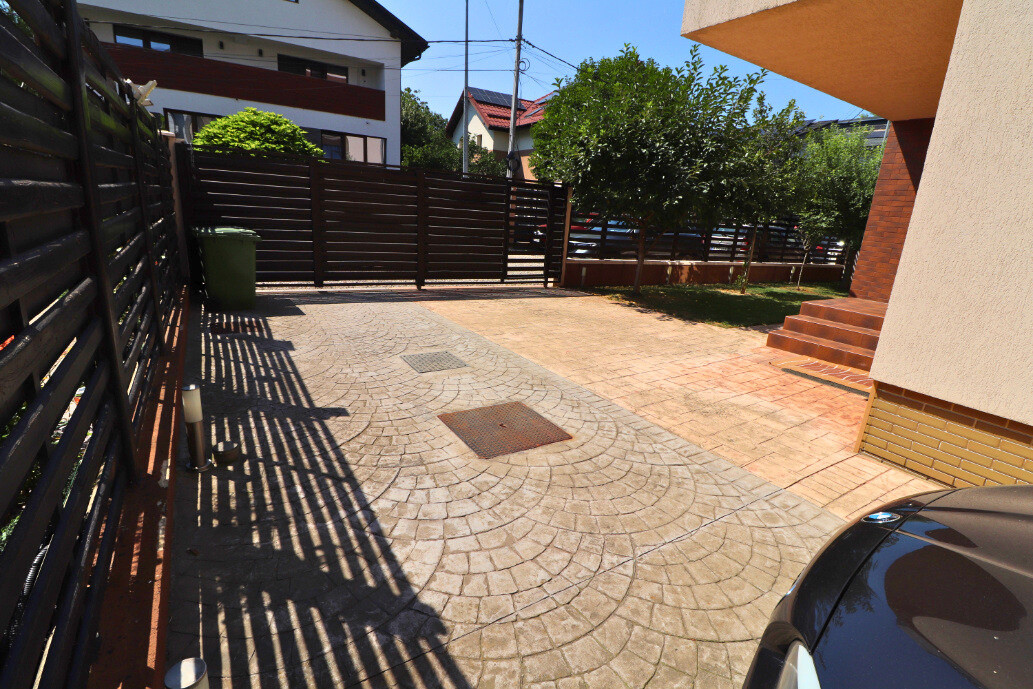 Salajan - vila superba cu 2 etaje - living 48mp fara stalpi