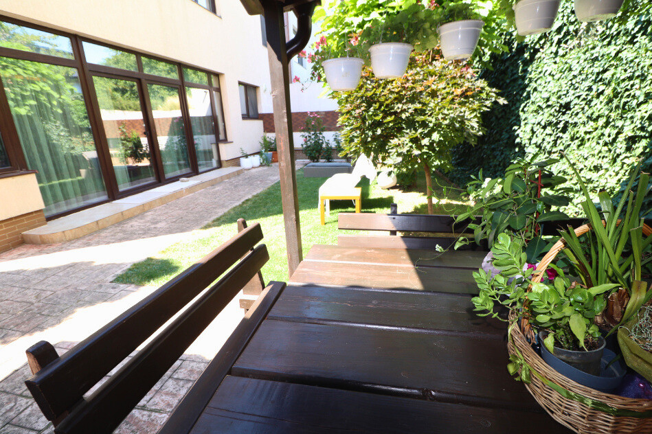Salajan - vila superba cu 2 etaje - living 48mp fara stalpi
