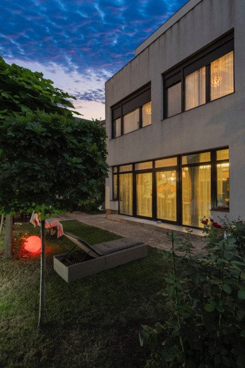 Salajan - vila superba cu 2 etaje - living 48mp fara stalpi