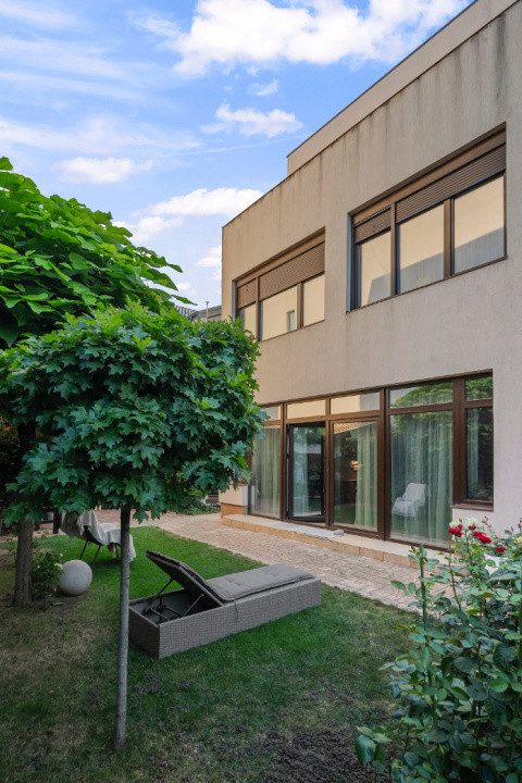 Salajan - vila superba cu 2 etaje - living 48mp fara stalpi