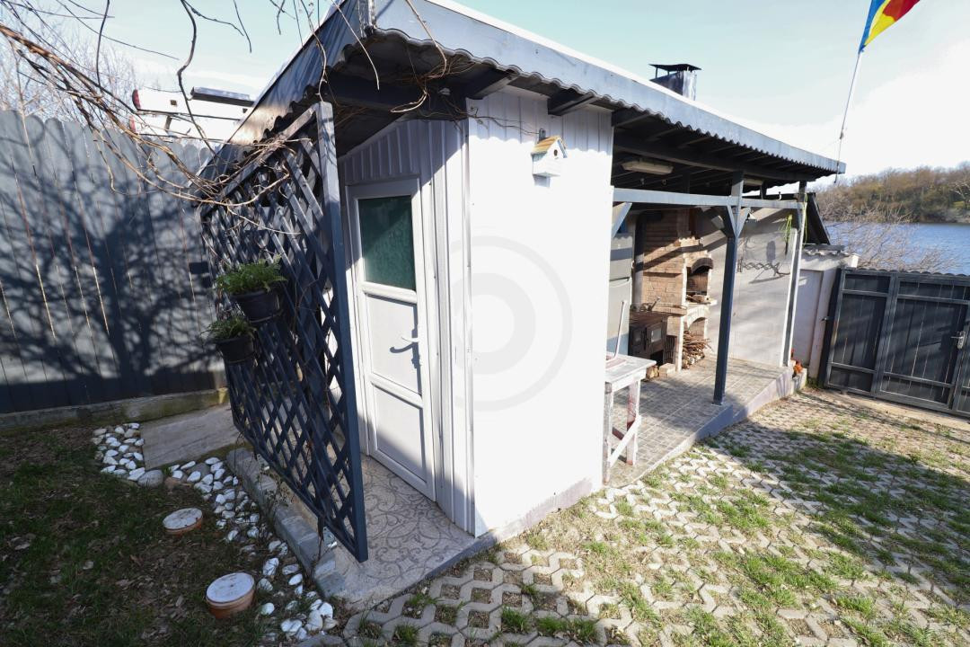 Vila cu deschidere la lac - Branesti - constructie 2016 - mobilata si utilata