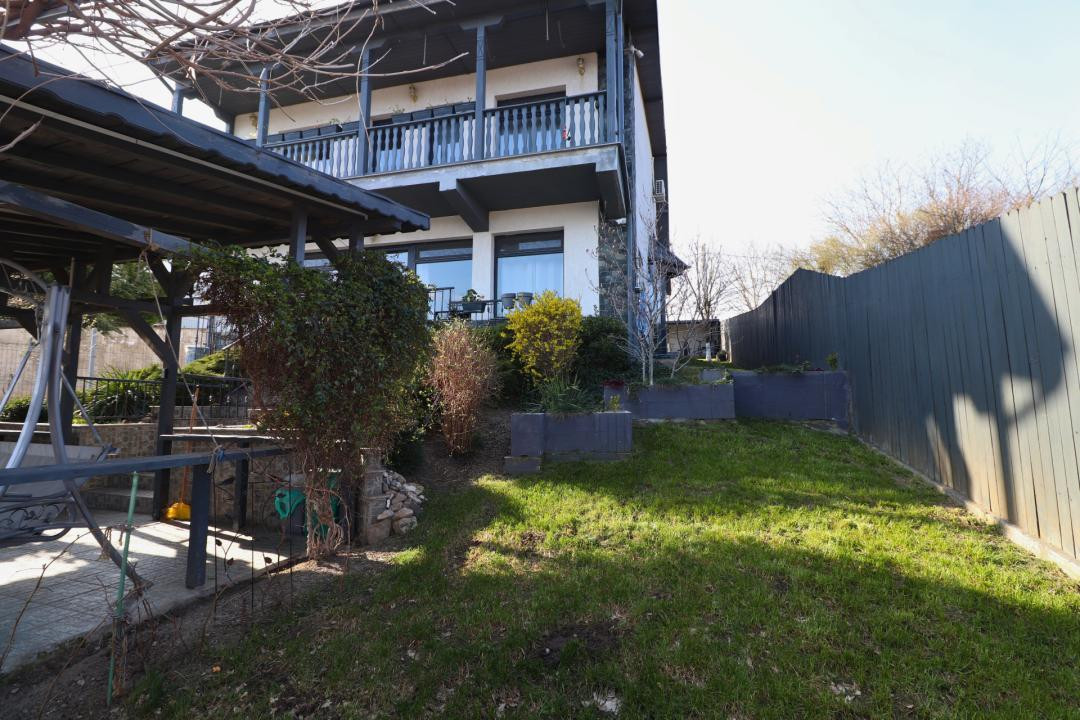 Vila cu deschidere la lac - Branesti - constructie 2016 - mobilata si utilata