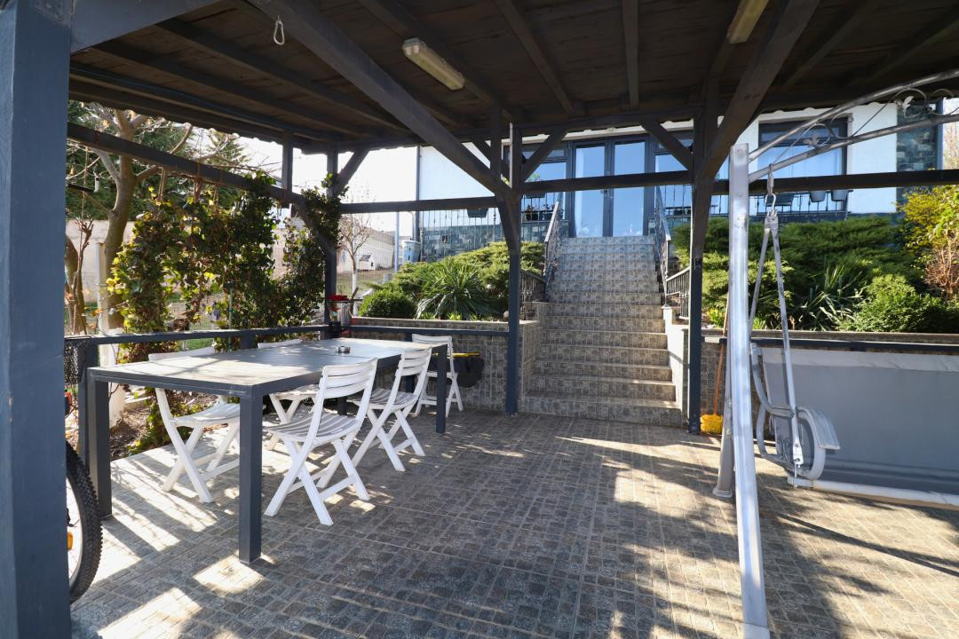 Vila cu deschidere la lac - Branesti - constructie 2016 - mobilata si utilata