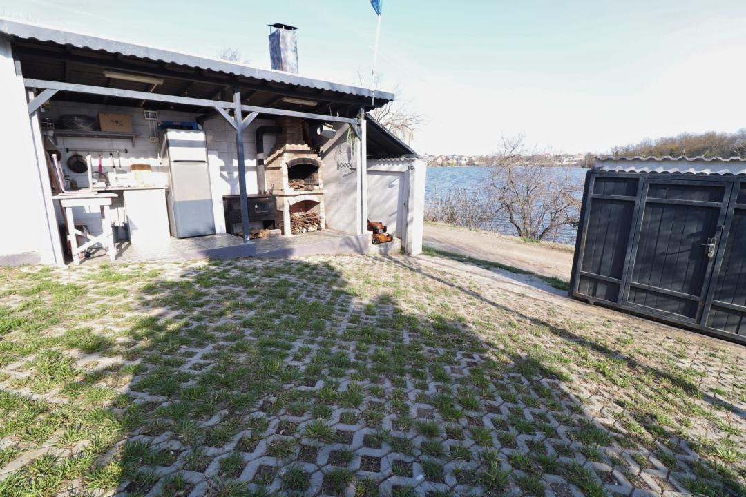 Vila cu deschidere la lac - Branesti - constructie 2016 - mobilata si utilata