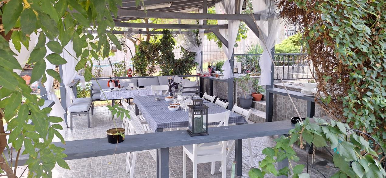 Vila cu deschidere la lac - Branesti - constructie 2016 - mobilata si utilata