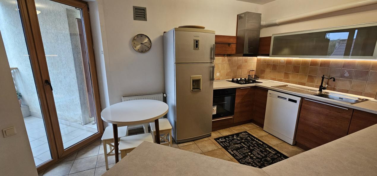 Doi Cocosi - Straulesti - 3 camere cu parcare si boxa incluse