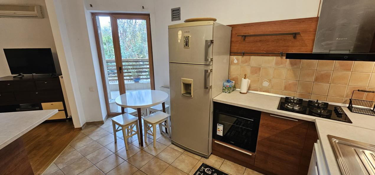 Doi Cocosi - Straulesti - 3 camere cu parcare si boxa incluse