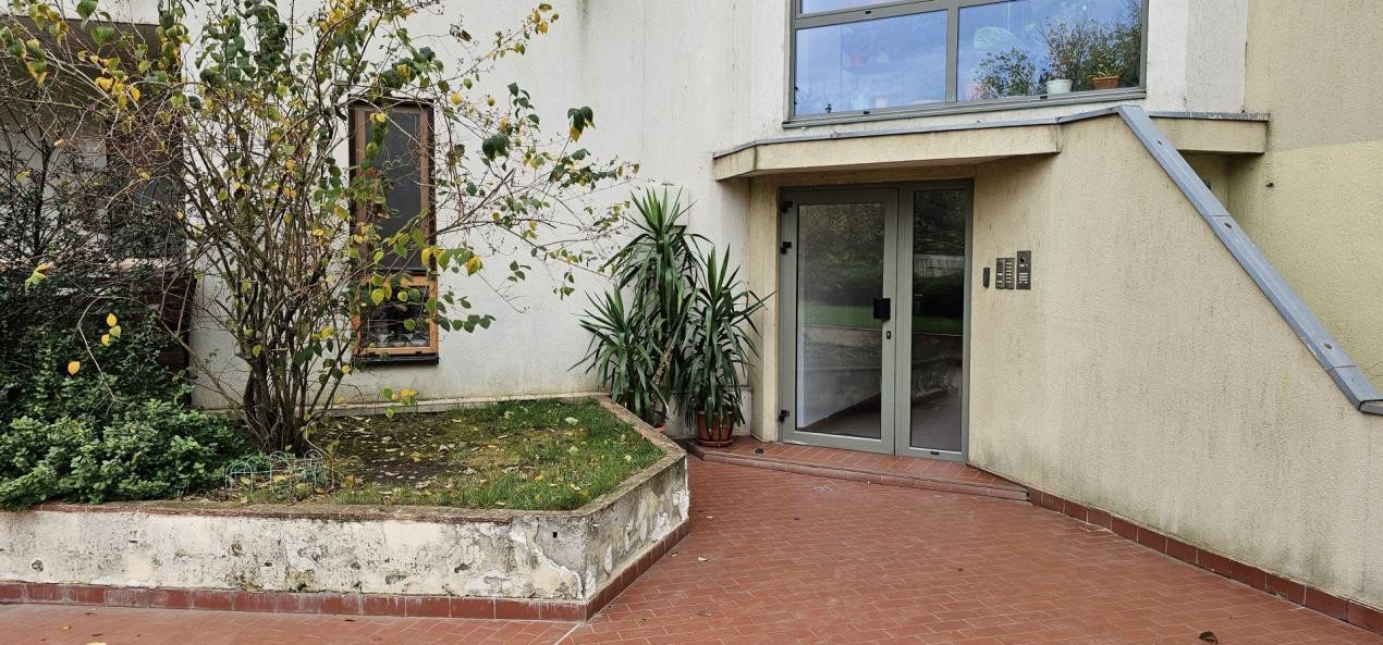 Doi Cocosi - Straulesti - 3 camere cu parcare si boxa incluse