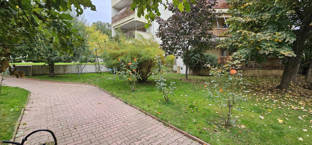 Doi Cocosi - Straulesti - 3 camere cu parcare si boxa incluse