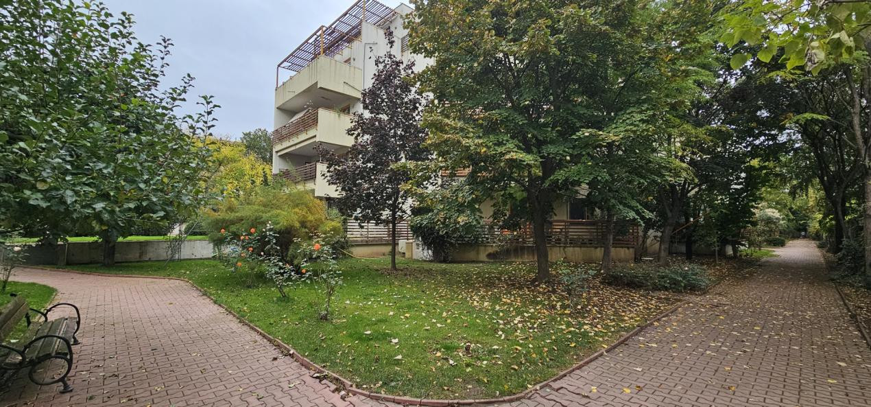 Doi Cocosi - Straulesti - 3 camere cu parcare si boxa incluse