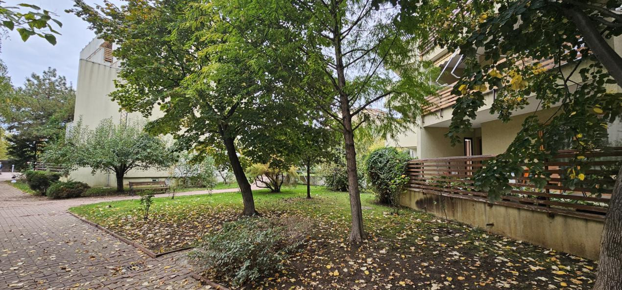 Doi Cocosi - Straulesti - 3 camere cu parcare si boxa incluse
