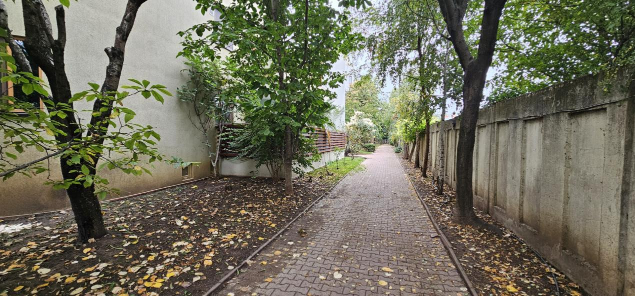 Doi Cocosi - Straulesti - 3 camere cu parcare si boxa incluse