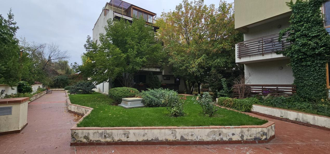 Doi Cocosi - Straulesti - 3 camere cu parcare si boxa incluse